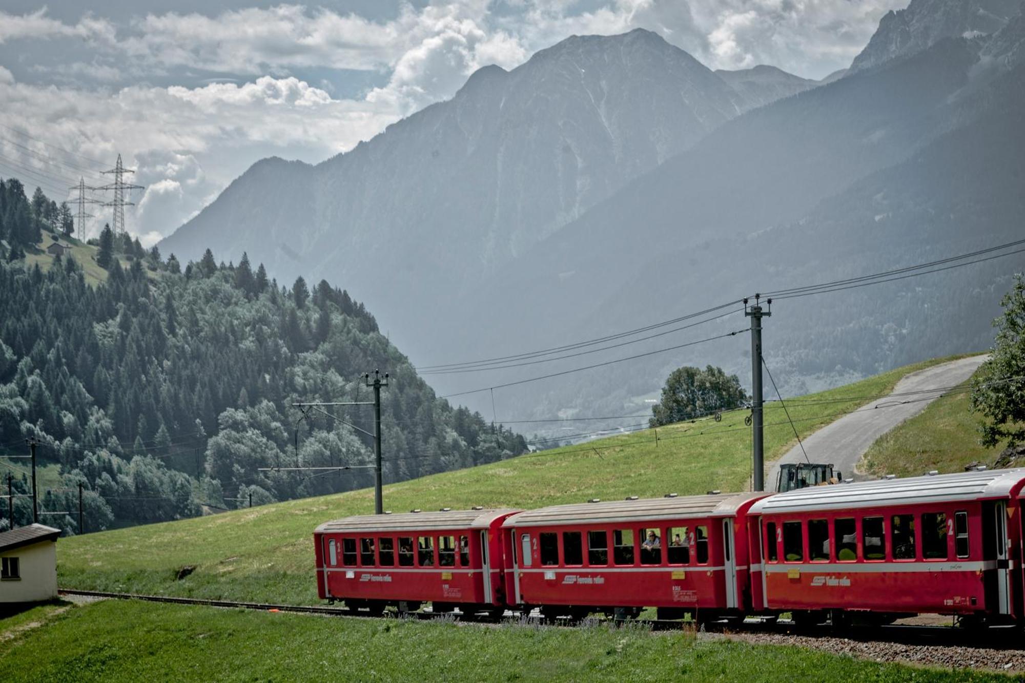 Ristorante Pensione Chalet Stazione Poschiavo Dış mekan fotoğraf