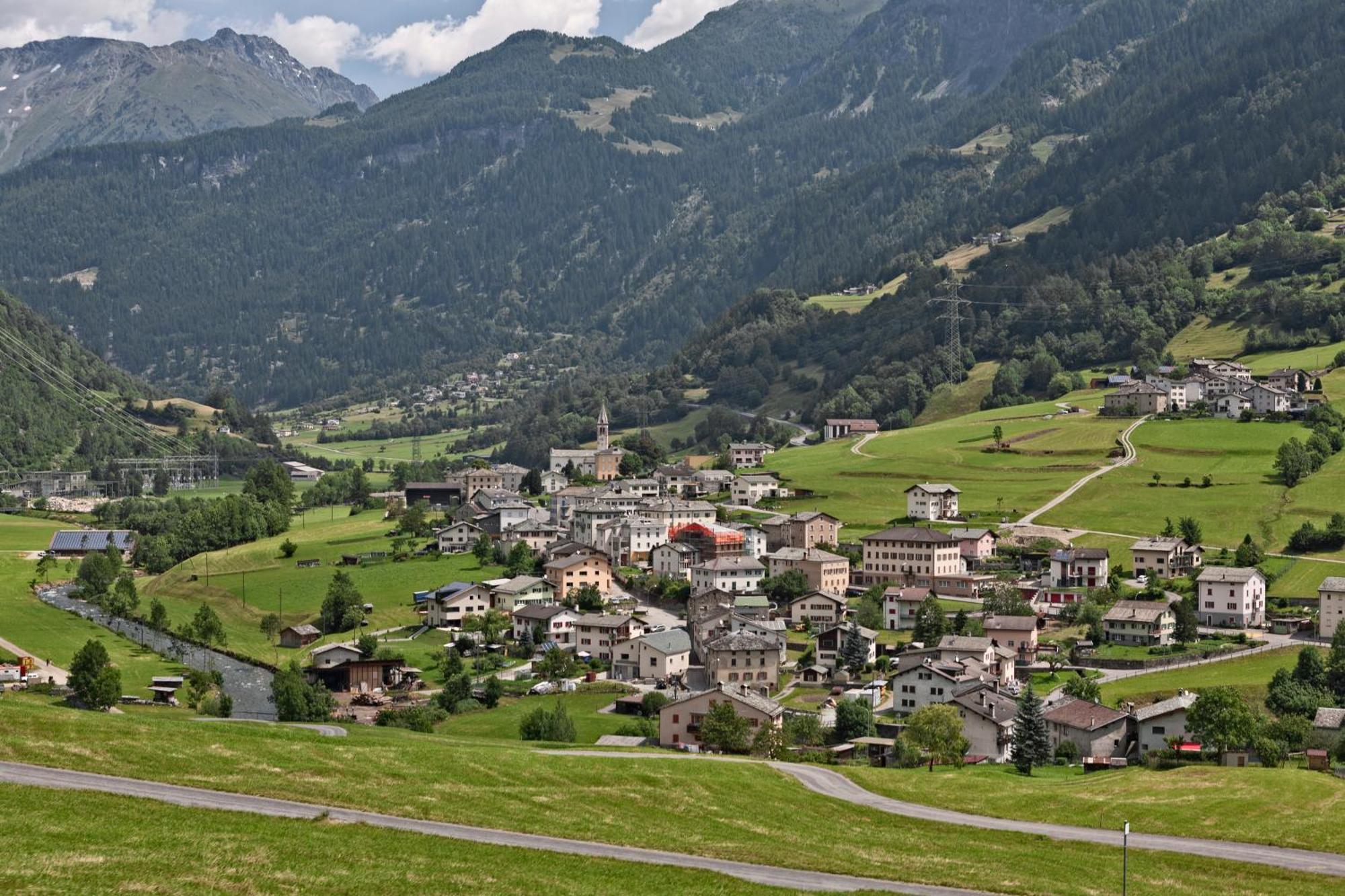 Ristorante Pensione Chalet Stazione Poschiavo Dış mekan fotoğraf