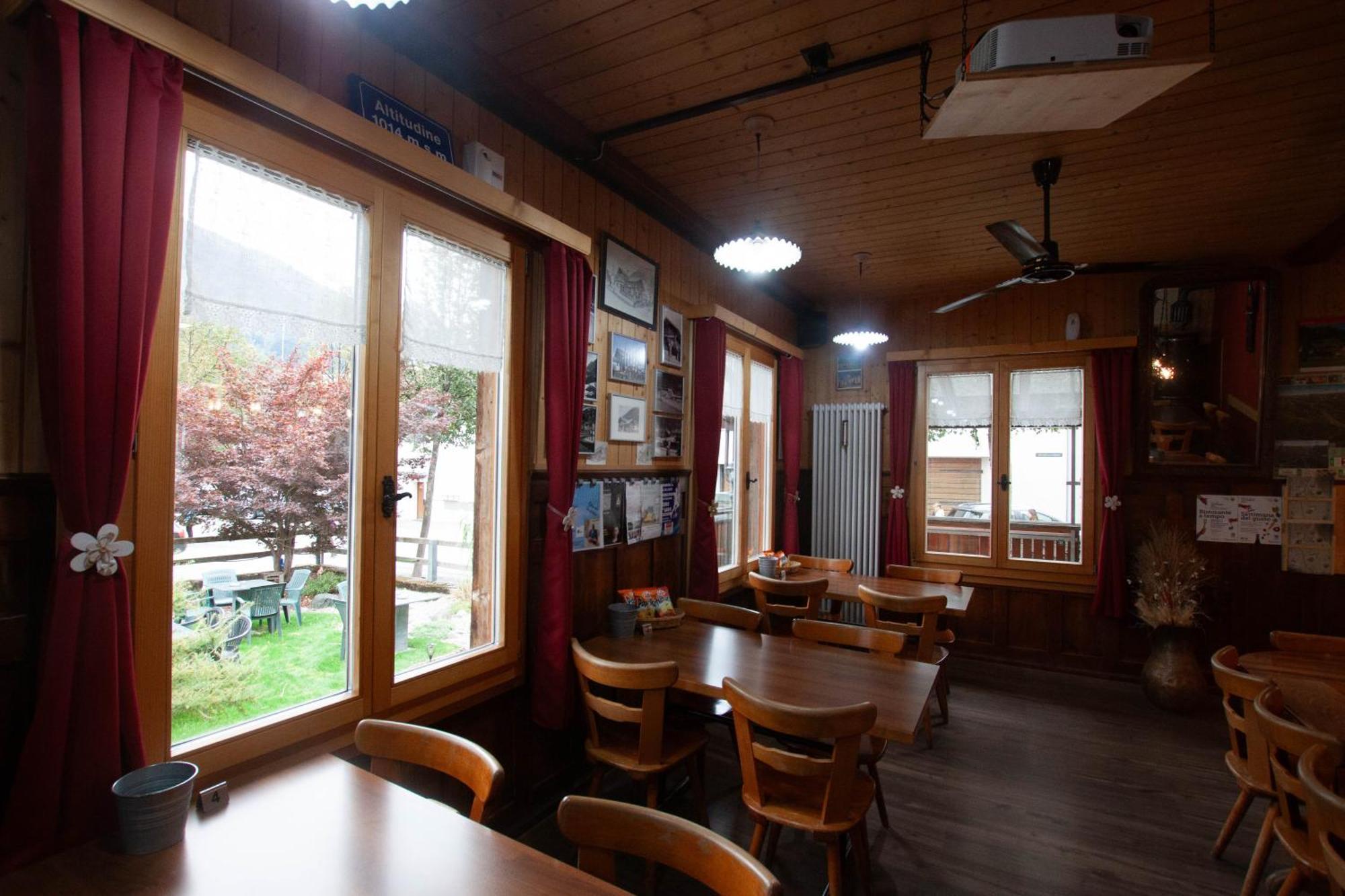 Ristorante Pensione Chalet Stazione Poschiavo Dış mekan fotoğraf